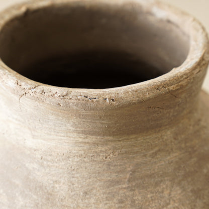 Ava Aged White Terracotta Vase - Stockhute