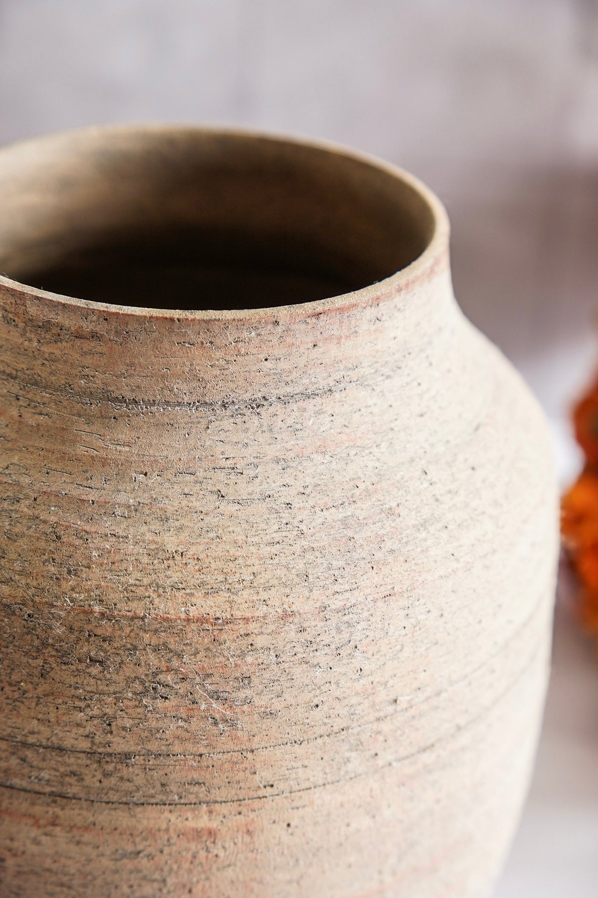 Bennett Textured Ceramic Vase - Stockhute
