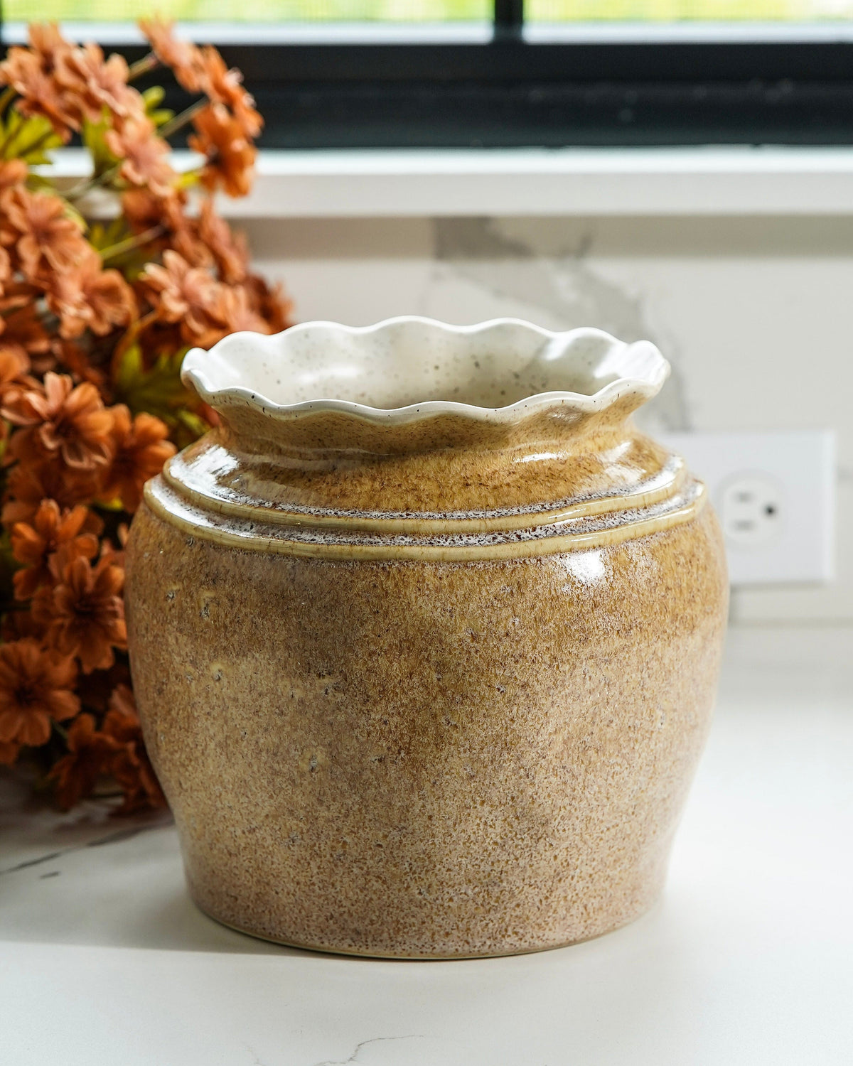 Eliana Beige Ceramic Vase - Stockhute